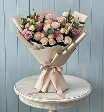 Букет цветов из:  Розы и Лизиантусы в Вешки