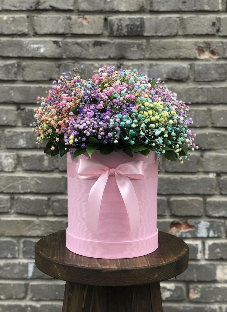 Цветочная композиция из Гипсофила и Розы в шляпной коробке в Вешки
