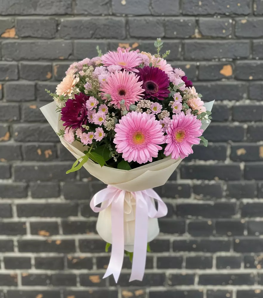 Букет цветов из: Герберы и Хризантемы в Вешки