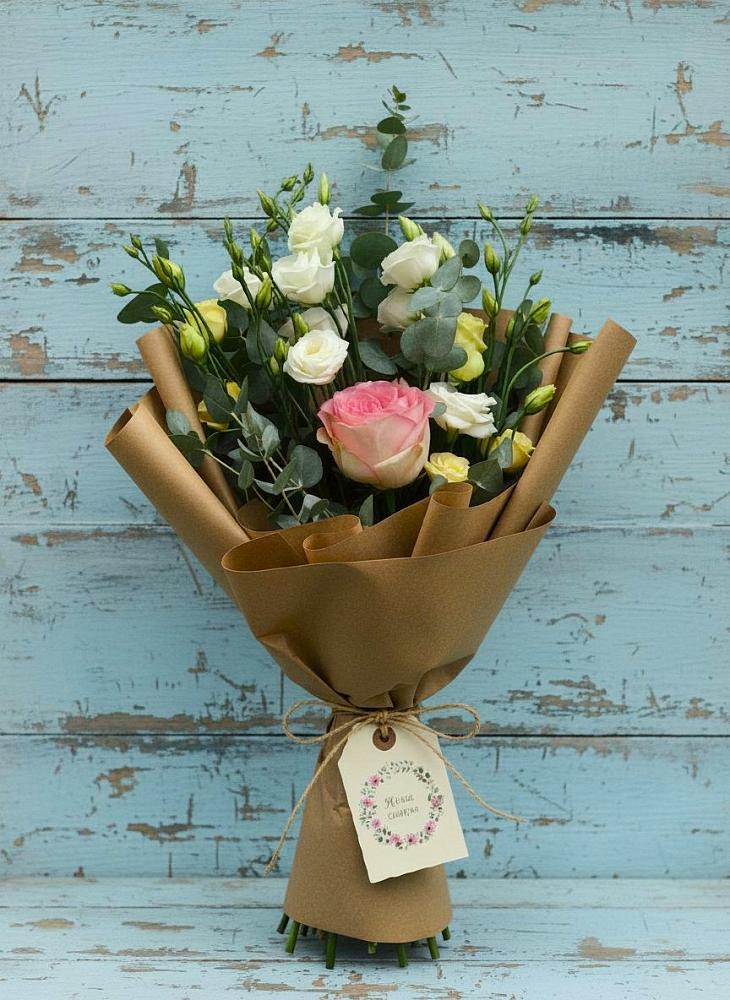 Букет цветов из: Розы и Лизиантусы в Вешки