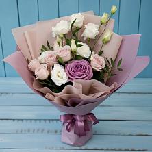 Букет цветов из:  Розы и Лизиантусы в Вешки