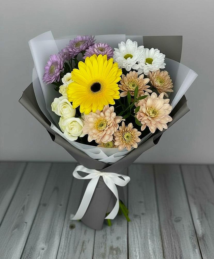 Букет цветов из: Розы, Герберы и Хризантемы в Вешки