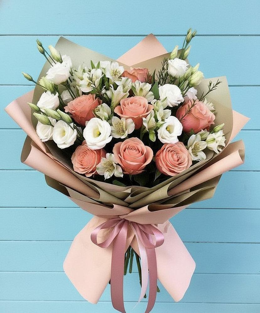 Букет цветов из: Розы, Альстромерии и Лизиантусы в Вешки