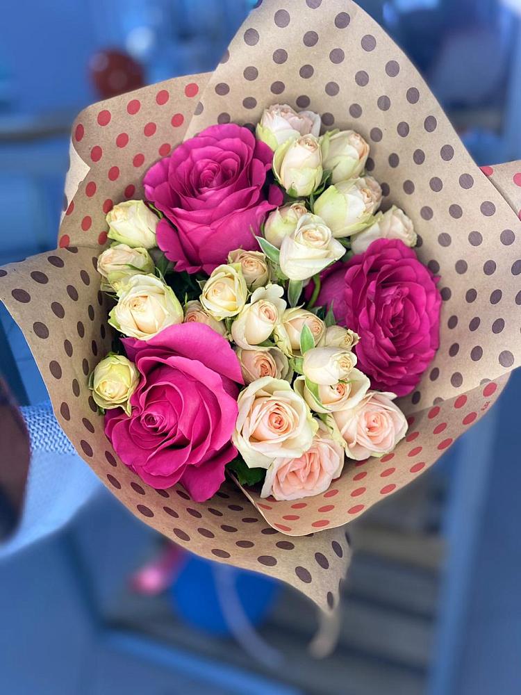 Букет цветов из: Розы в Вешки