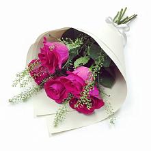 Букет цветов из:  Розы в Вешки