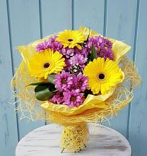 Букет цветов из:  Хризантемы и Герберы в Вешки