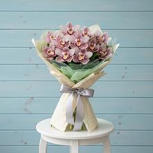 Букет цветов из:  Орхидеи и Розы в Вешки