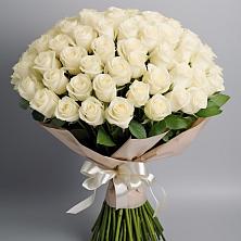 Букет 101 беля роза Белоснежка в Вешки