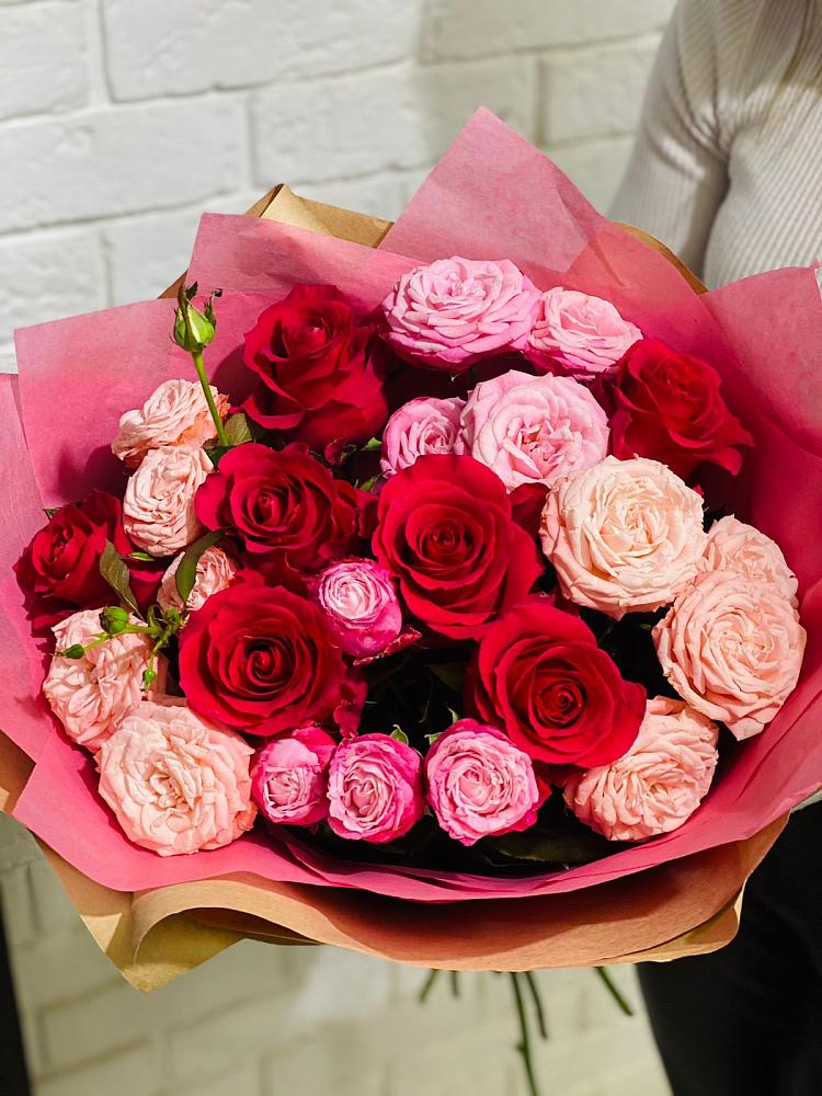 Букет цветов из: Розы в Вешки