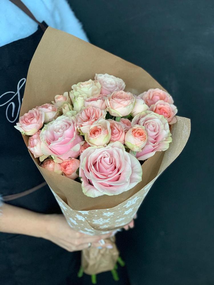 Букет цветов из: Хризантемы и Розы в Вешки