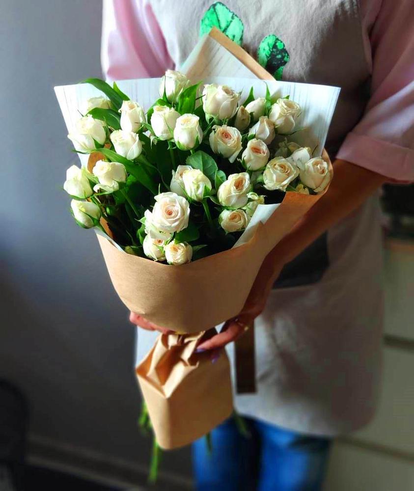 Букет цветов из: Розы в Вешки
