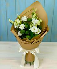 Букет цветов из:  Хризантемы и Лизиантусы в Вешки