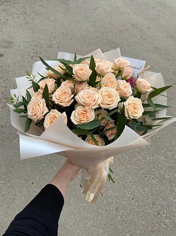 Букет Кремовые розы Латте в Вешки