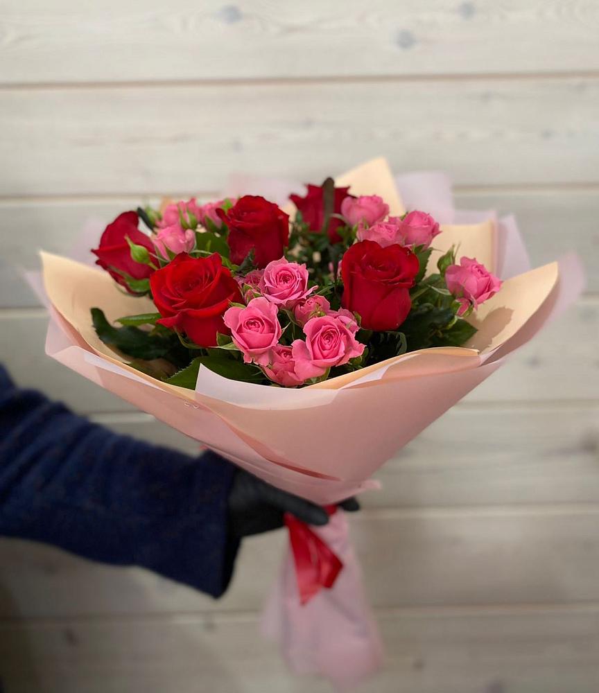 Букет цветов из: Розы в Вешки