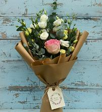 Букет цветов из:  Розы и Лизиантусы в Вешки