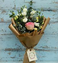Букет цветов из:  Розы и Лизиантусы в Вешки
