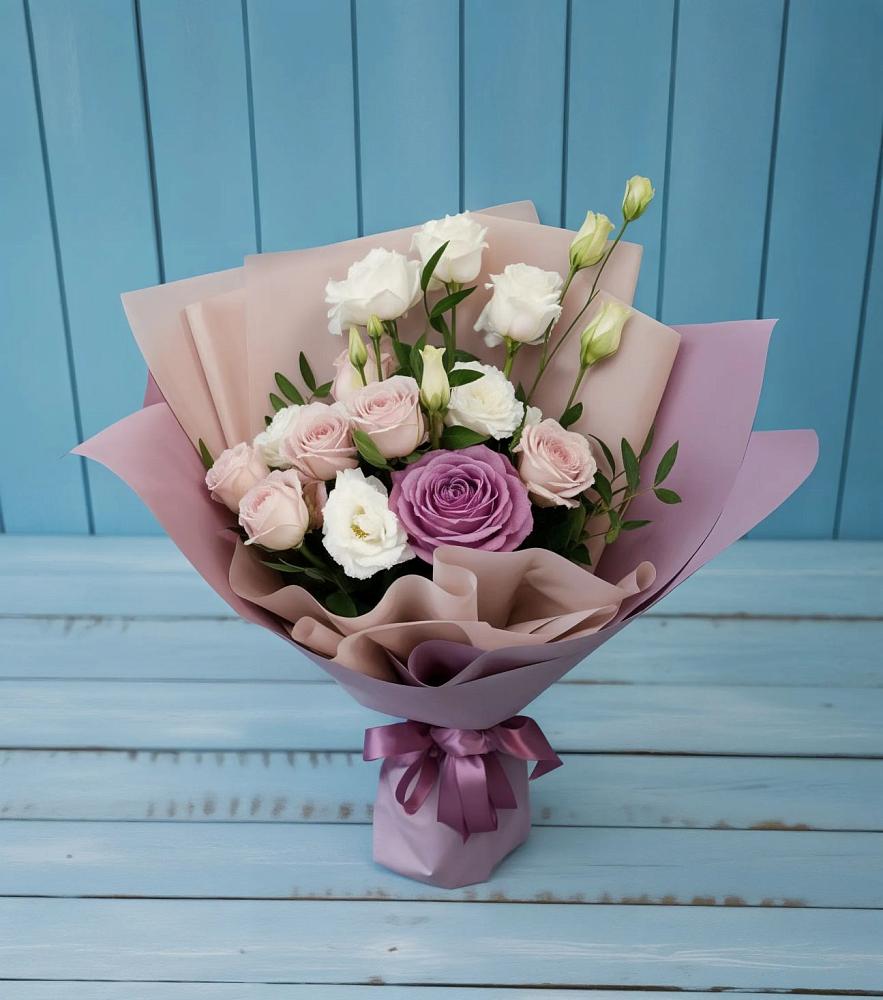 Букет цветов из: Розы и Лизиантусы в Вешки